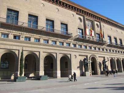 Zaragoza.- El presidente de la FABZ pide responsabilidad a los grupos municipales para que 'la ciudad no se pare'