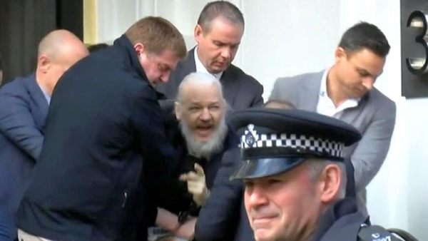 Julian Assange, detenido en Londres Julian Assange, detenido en Londres