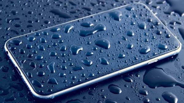 Iphone mojado Iphone mojado