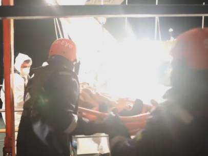 Evacúan a una embarazada desde el barco humantario 'Alan Kurdi'