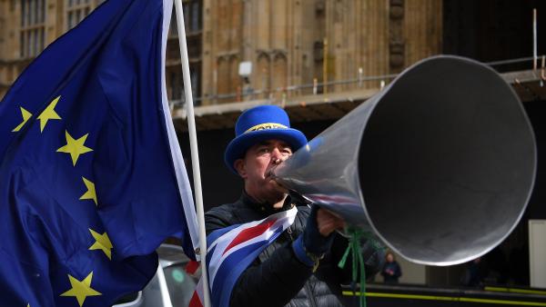 Un manifestante británico a favor de mantenerse en la Unión Europea Un manifestante británico a favor de mantenerse en la Unión Europea