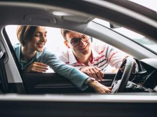 Si estás pensando en comprar un coche, adelántate antes de que los precios sigan subiendo