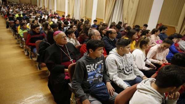 Córdoba.- Unos 300 alumnos participan en la II Gymkana Fernandina, organizada el profesorado de Religión Córdoba.- Unos 300 alumnos participan en la II Gymkana Fernandina, organizada el profesorado de Religión
