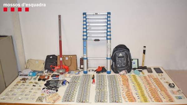 Sucesos.- A prisión tres detenidos por ocho robos en viviendas cerca de Barcelona y Girona Sucesos.- A prisión tres detenidos por ocho robos en viviendas cerca de Barcelona y Girona