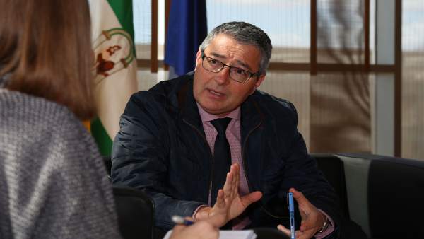 Málaga.- 28A.-Salado destaca la 'solvencia' del PP y cree que muchos indecisos les votarán ante la situación de España Málaga.- 28A.-Salado destaca la 'solvencia' del PP y cree que muchos indecisos les votarán ante la situación de España