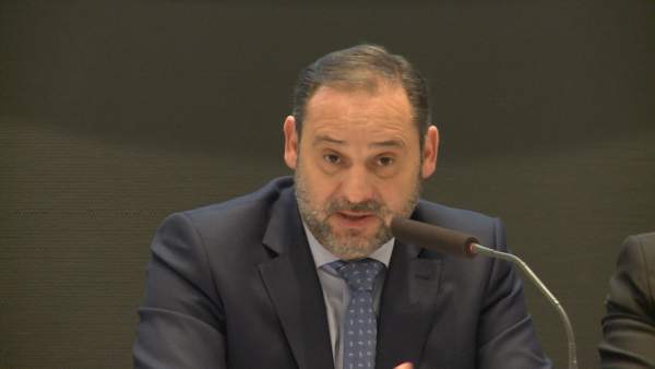 Ábalos, en la rueda de prensa en València Ábalos, en la rueda de prensa en València
