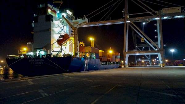El Puerto de Tarragona inicia un servicio de contenedores con la naviera Tarros El Puerto de Tarragona inicia un servicio de contenedores con la naviera Tarros