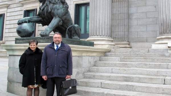 Isidro Martínez Oblanca a las puertas del Congreso. Isidro Martínez Oblanca a las puertas del Congreso.