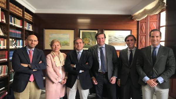 Granada.- 28A.- El PP aborda con Colegio de Abogados la situación del Puerto de Motril ante 'avalancha' de inmigrantes Granada.- 28A.- El PP aborda con Colegio de Abogados la situación del Puerto de Motril ante 'avalancha' de inmigrantes
