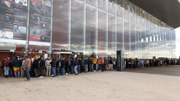 28A.- Largas Colas Para Asistir Al Acto De Santiago Abascal En Valladolid 28A.- Largas Colas Para Asistir Al Acto De Santiago Abascal En Valladolid
