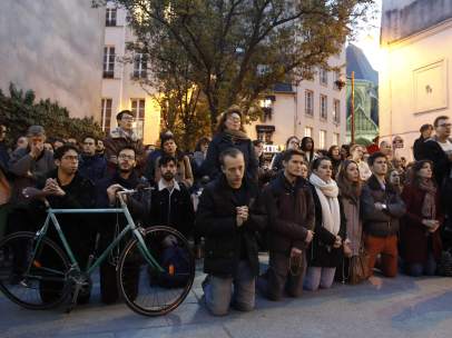 Rezos frente a Notre Dame