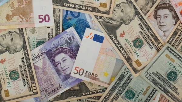 ¿Vas a viajar al extranjero? Cinco consejos para cambiar dinero ¿Vas a viajar al extranjero? Cinco consejos para cambiar dinero
