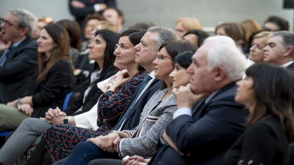 Las responsables de los másteres de igualdad y violencia machista de la UPV y Deusto, reconocidas por Emakunde Las responsables de los másteres de igualdad y violencia machista de la UPV y Deusto, reconocidas por Emakunde