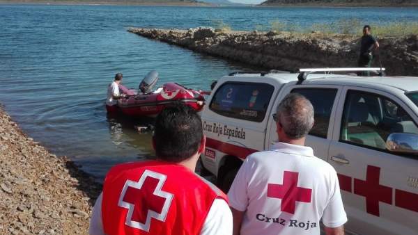Localizado en el pantano de Alange (Badajoz) el cuerpo sin vida de un hombre Localizado en el pantano de Alange (Badajoz) el cuerpo sin vida de un hombre