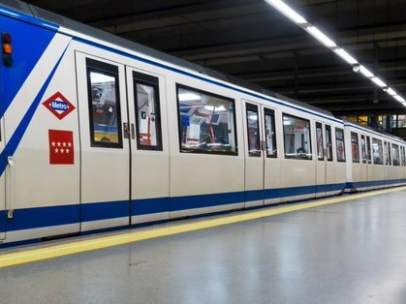 Circulación interrumpida en la línea 10 de Metro en ambos sentidos por un problema mecánico en un tren