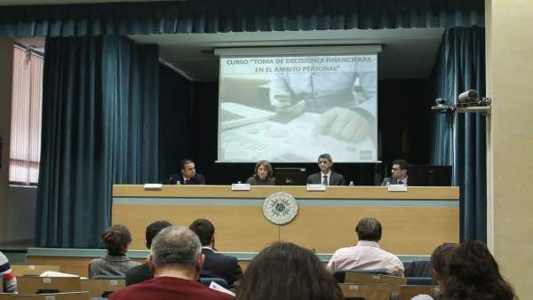 Málaga.- Unicaja.- La tercera edición del curso 'Toma de decisiones financieras' de Edufinet reúne a 200 participantes Málaga.- Unicaja.- La tercera edición del curso 'Toma de decisiones financieras' de Edufinet reúne a 200 participantes