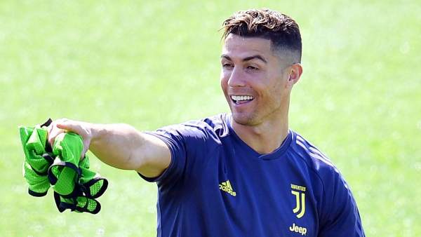 Cristiano Ronaldo Cristiano Ronaldo