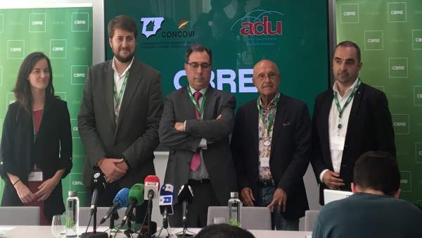 ADU invertirà 400 milions per a alçar vivendes en els terrenys de Mestalla ADU invertirà 400 milions per a alçar vivendes en els terrenys de Mestalla