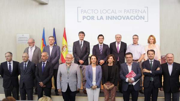 EL ALCALDE SAGREDO ANUNCIA QUE PATERNA HA SIDO DECLARADA CIUDAD DE LA CIENCIA Y LA INNOVACIÓN EL ALCALDE SAGREDO ANUNCIA QUE PATERNA HA SIDO DECLARADA CIUDAD DE LA CIENCIA Y LA INNOVACIÓN