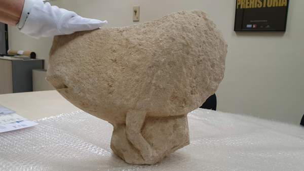 DEPÓSITO DE UNA ESCULTURA IBÉRICA DE LA FONT DE LA FIGUERA EN EL MUSEU DE PREHISTÒRIA DE VALÈNCIA DEPÓSITO DE UNA ESCULTURA IBÉRICA DE LA FONT DE LA FIGUERA EN EL MUSEU DE PREHISTÒRIA DE VALÈNCIA