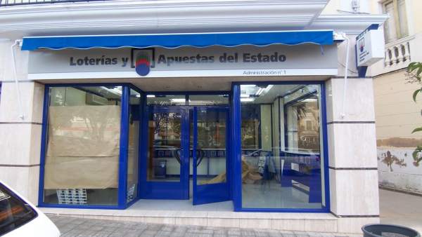 Un acertante de Sevilla es agraciado con casi 300.000 euros y otro de Nerja con 53.000 en la Bonoloto Un acertante de Sevilla es agraciado con casi 300.000 euros y otro de Nerja con 53.000 en la Bonoloto