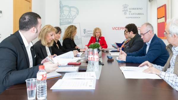 La UNED en Cantabria aprueba su presupuesto para este año, que supera los 900.000 euros La UNED en Cantabria aprueba su presupuesto para este año, que supera los 900.000 euros