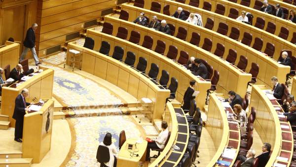 Sólo nueve senadores renuncian a pedir los 8.822 euros de indemnización que ofre Sólo nueve senadores renuncian a pedir los 8.822 euros de indemnización que ofre