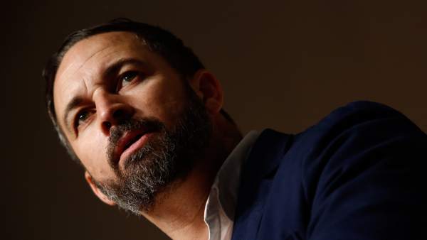 El presidente de VOX, Santiago Abascal, interviene en un acto de su partido en Granada. El presidente de VOX, Santiago Abascal, interviene en un acto de su partido en Granada.