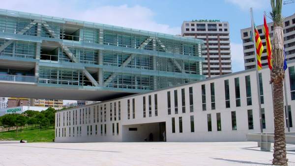 Un jutjat investiga l'alcalde de Benidorm per un suposat delicte d'assetjament laboral Un jutjat investiga l'alcalde de Benidorm per un suposat delicte d'assetjament laboral