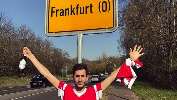 Aficionados del Benfica se confunden de Frankfurt Aficionados del Benfica se confunden de Frankfurt