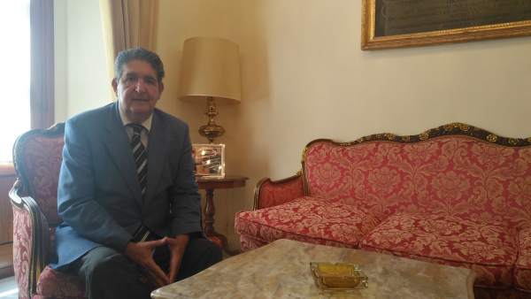 Sevilla.- Juanma Moreno agradece a José Joaquín Gallardo su 'entrega' tras 24 años como decano del Colegio de Abogados Sevilla.- Juanma Moreno agradece a José Joaquín Gallardo su 'entrega' tras 24 años como decano del Colegio de Abogados