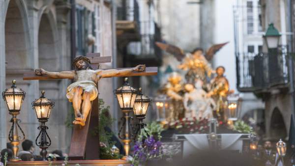 La Procesión dos Irmáns sale este sábado a las calles de Compostela con la Brilat y la Banda de Santiago La Procesión dos Irmáns sale este sábado a las calles de Compostela con la Brilat y la Banda de Santiago