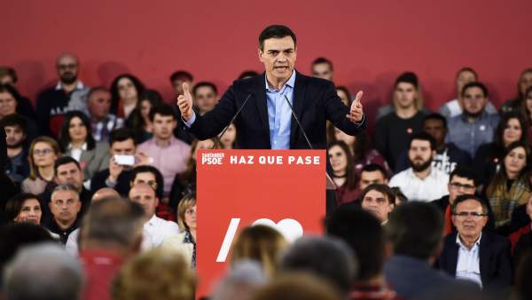 Pedro Sánchez en un acto del PSOE en Santander Pedro Sánchez en un acto del PSOE en Santander
