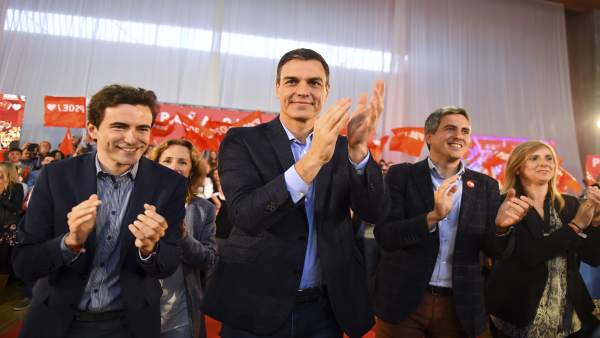 Pedro Sánchez en un acto del PSOE en Santander Pedro Sánchez en un acto del PSOE en Santander