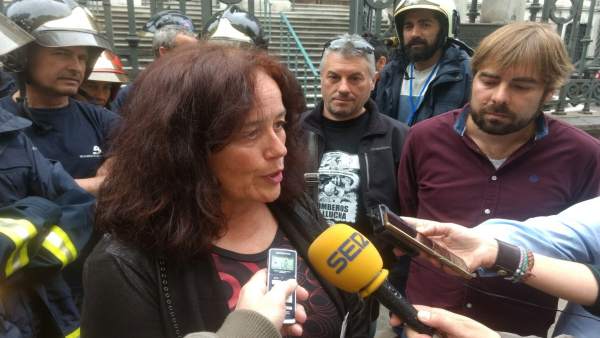 Rural.- Podemos cree 'inaceptable' que la consejera eche balones fuera ante la dimisión de los patrones de cofradías Rural.- Podemos cree 'inaceptable' que la consejera eche balones fuera ante la dimisión de los patrones de cofradías