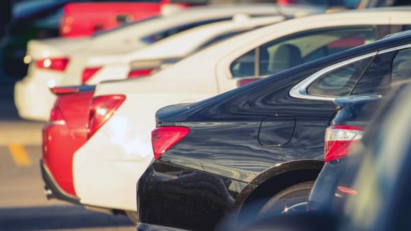 Los coches de ocasión en Euskadi cuestan 12.165 euros en marzo, un 2,3% más que en febrero y por encima del Estado Los coches de ocasión en Euskadi cuestan 12.165 euros en marzo, un 2,3% más que en febrero y por encima del Estado