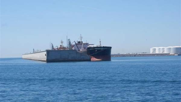 El puerto de Castellón cierra al tráfico marítimo por el temporal El puerto de Castellón cierra al tráfico marítimo por el temporal
