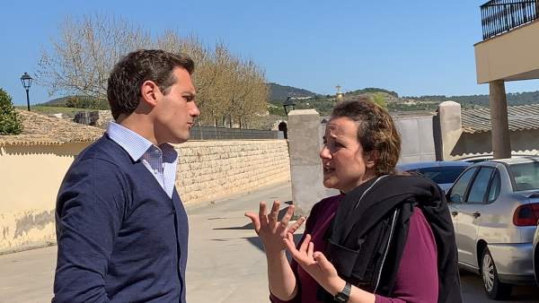 Albert Rivera se reúne en Sayatón (Guadalajara) con la candidata de Ciudadanos al Congreso de los Diputados por Guadalajara, María Ángeles Rosado Albert Rivera se reúne en Sayatón (Guadalajara) con la candidata de Ciudadanos al Congreso de los Diputados por Guadalajara, María Ángeles Rosado
