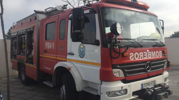Huelva.- Sucesos.- Un incendio sin daños personales calcina 30 chabolas de un asentamiento en Moguer Huelva.- Sucesos.- Un incendio sin daños personales calcina 30 chabolas de un asentamiento en Moguer