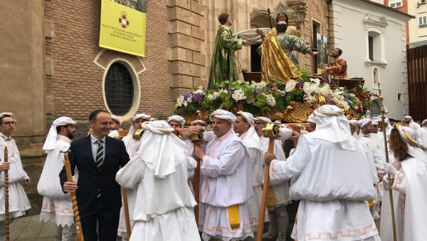 Celdrán centra su pregón de cierre de la Semana Santa de Murcia en la figura de la Virgen y las madres Celdrán centra su pregón de cierre de la Semana Santa de Murcia en la figura de la Virgen y las madres