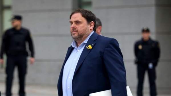 Junqueras és el més ben valorat pels catalans i Torra i Puigdemont suspenen, segons el CEO Junqueras és el més ben valorat pels catalans i Torra i Puigdemont suspenen, segons el CEO