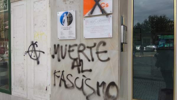 Almería.-Cs condena el 'ataque' a su sede de Almería tras una pintada con el mensaje 'Muerte al fascismo' Almería.-Cs condena el 'ataque' a su sede de Almería tras una pintada con el mensaje 'Muerte al fascismo'