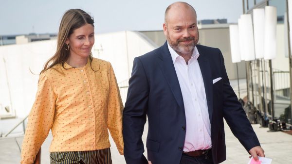 Anders Holch Povlsen y su mujer Anders Holch Povlsen y su mujer