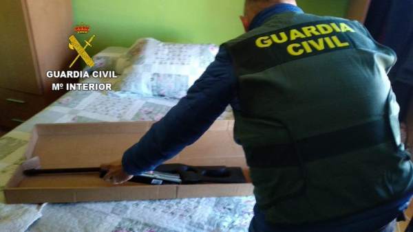 Sucesos.- Detenidas cuatro personas por el robo de varias armas de fuego y su posterior tráfico Sucesos.- Detenidas cuatro personas por el robo de varias armas de fuego y su posterior tráfico