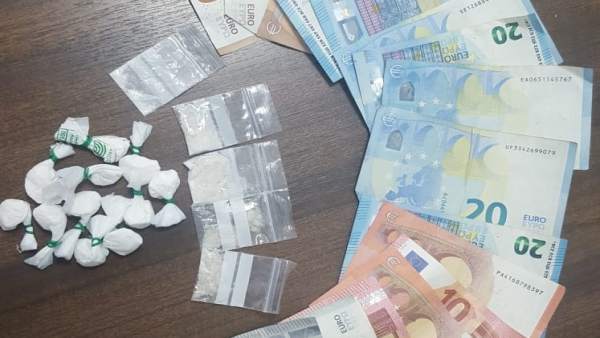 Sucesos.- Detenido un hombre con papelinas de cocaína preparadas para su venta en el Paseo Marítimo de Palma Sucesos.- Detenido un hombre con papelinas de cocaína preparadas para su venta en el Paseo Marítimo de Palma