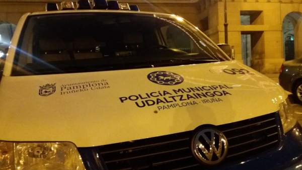 Sucesos.- Agrede a un policía municipal en Pamplona que trataba de evitar una pelea Sucesos.- Agrede a un policía municipal en Pamplona que trataba de evitar una pelea