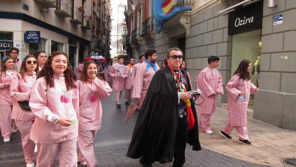 Las sillas del desfile del Entierro de la Sardina se ponen a la venta este viernes por la noche Las sillas del desfile del Entierro de la Sardina se ponen a la venta este viernes por la noche