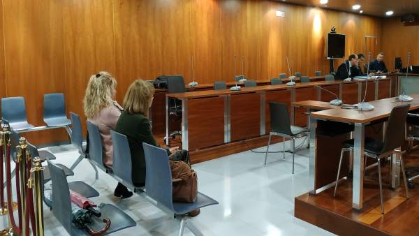 Málaga.- Tribunales.- Yagüe y García Marcos aceptan condena por adjudicar a dedo trabajos de una auditoría de Marbella Málaga.- Tribunales.- Yagüe y García Marcos aceptan condena por adjudicar a dedo trabajos de una auditoría de Marbella