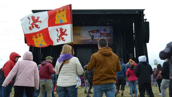 Día CyL.- Cerca de 13.000 personas participan en la fiesta de Villalar en una mañana marcada por el frío y la lluvia Día CyL.- Cerca de 13.000 personas participan en la fiesta de Villalar en una mañana marcada por el frío y la lluvia