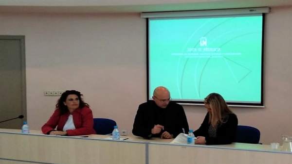 Sevilla.- El programa para familias con menores de Alcalá de Guadaíra destina más de 200.000 euros de inversión social Sevilla.- El programa para familias con menores de Alcalá de Guadaíra destina más de 200.000 euros de inversión social